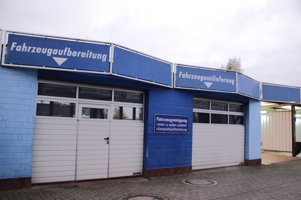 fahrzeugaufbereitung-innen-und-aussenpolitur-innen-aussen-polieren-lassen-komplettaufbereitung-autos-in-diepholz-und-umgebung-sven-ziebarth-reinigung-service Professionelle Fahrzeugaufbereitung innen und außen mit Politur für perfekten Glanz und Sauberkeit im Raum Diepholz.